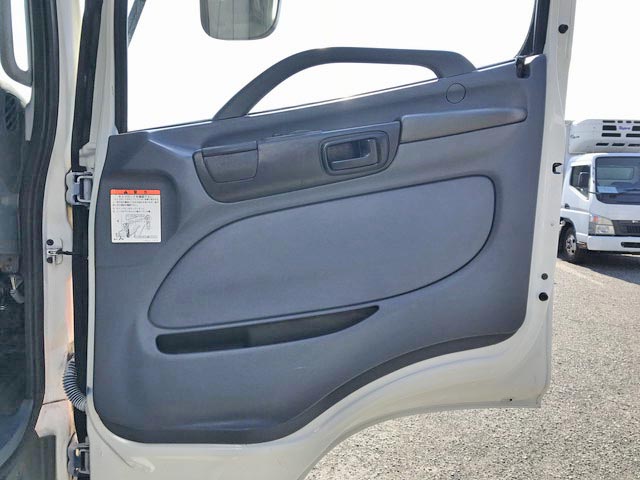 日野レンジャー冷凍車（冷蔵車）中型（4t）[写真30]