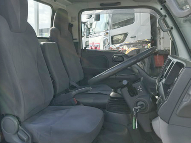 いすゞエルフ平ボディ小型（2t・3t）[写真28]