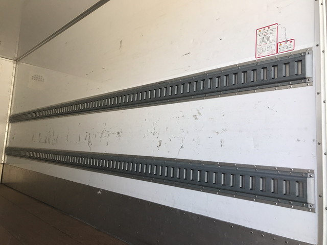 いすゞエルフパネルバン小型（2t・3t）[写真13]