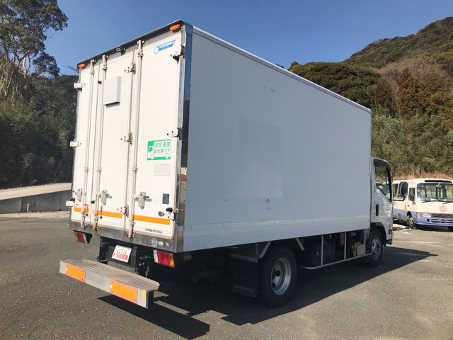 いすゞエルフパネルバン小型（2t・3t）[写真02]