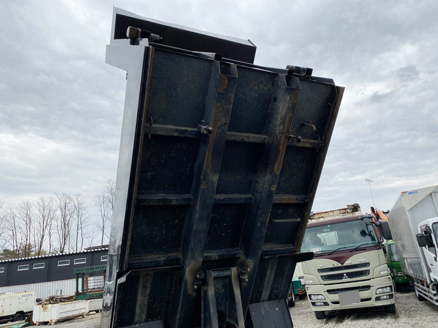 三菱ふそうキャンターダンプ小型（2t・3t）[写真15]