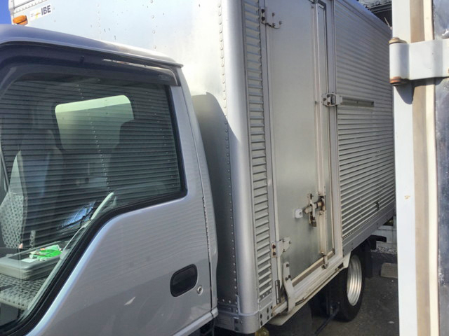 いすゞエルフアルミバン小型（2t・3t）[写真03]
