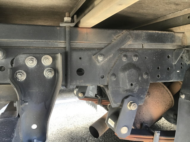 いすゞエルフアルミバン小型（2t・3t）[写真08]