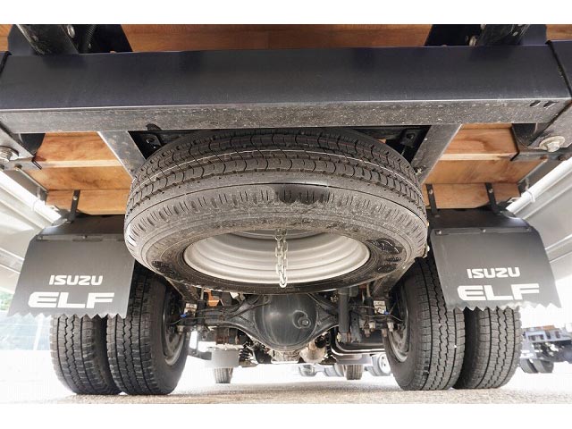 いすゞエルフ平ボディ小型（2t・3t）[写真14]