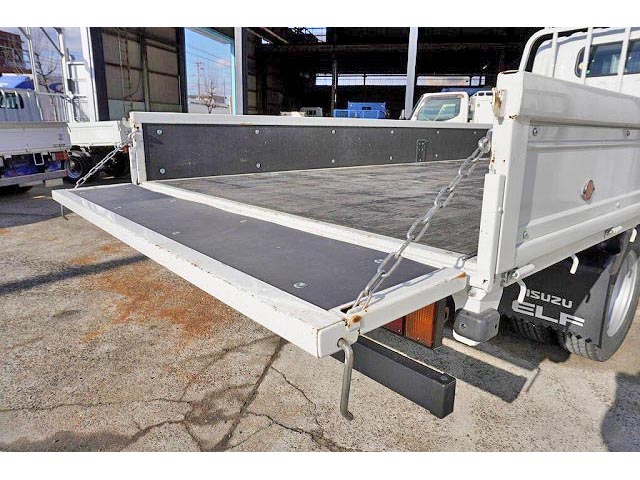 いすゞエルフ平ボディ小型（2t・3t）[写真09]