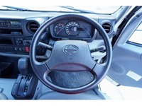 日野デュトロ平ボディ小型（2t・3t）[写真24]