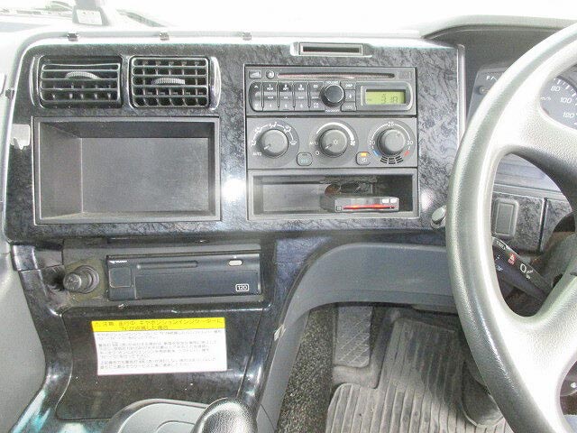 三菱ふそうスーパーグレートアルミウイング大型（10t）[写真11]