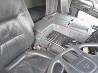 三菱ふそうスーパーグレートアルミウイング大型（10t）[写真12]