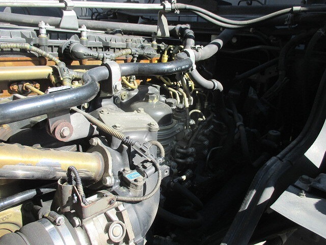 三菱ふそうスーパーグレートアルミウイング大型（10t）[写真14]