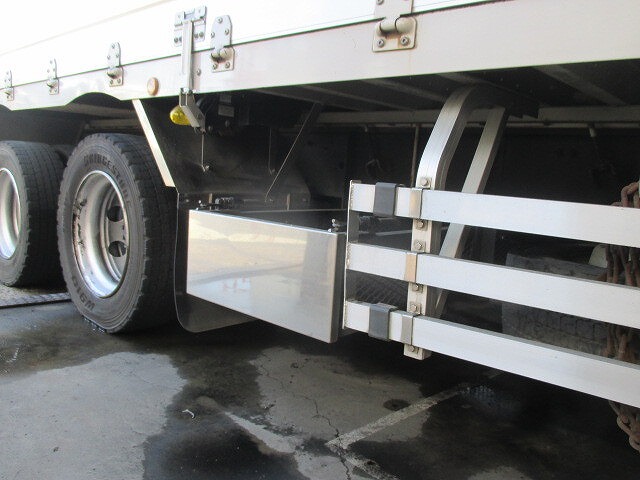 三菱ふそうスーパーグレートアルミウイング大型（10t）[写真28]