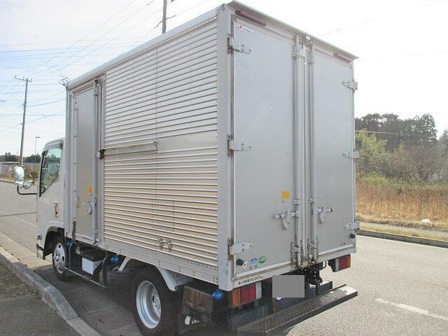 いすゞエルフアルミバン小型（2t・3t）[写真02]