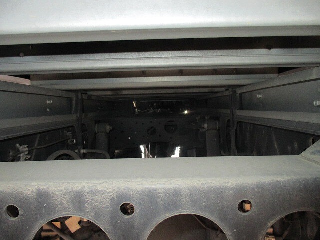 いすゞエルフアルミバン小型（2t・3t）[写真32]