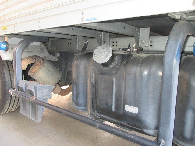 いすゞエルフアルミバン小型（2t・3t）[写真35]