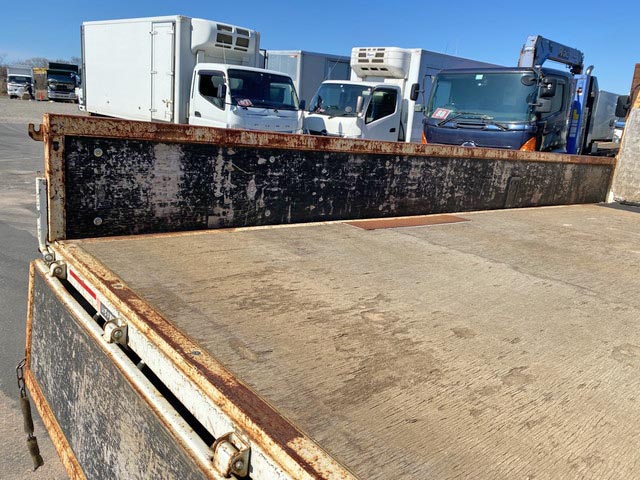 いすゞエルフ平ボディ小型（2t・3t）[写真12]