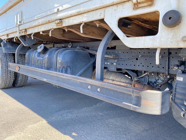 いすゞエルフ平ボディ小型（2t・3t）[写真17]