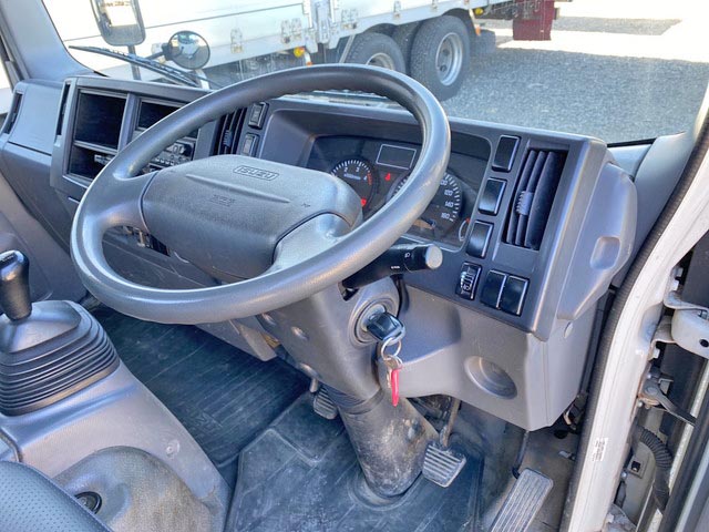 いすゞエルフ平ボディ小型（2t・3t）[写真34]