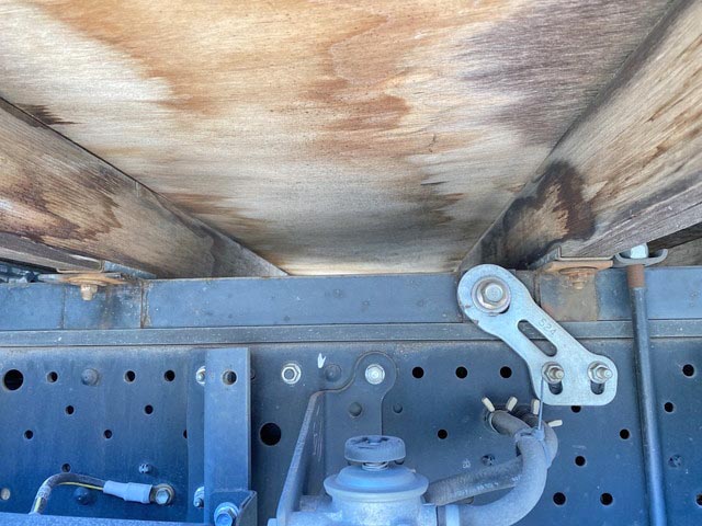 いすゞエルフ平ボディ小型（2t・3t）[写真21]