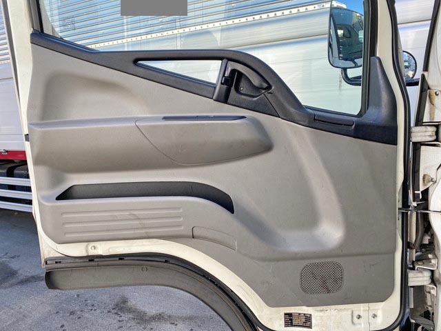 三菱ふそうキャンター冷凍車（冷蔵車）小型（2t・3t）[写真30]