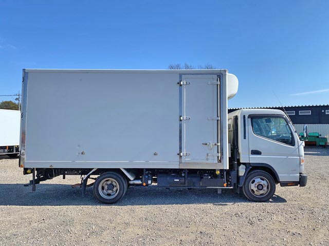 三菱ふそうキャンター冷凍車（冷蔵車）小型（2t・3t）[写真07]