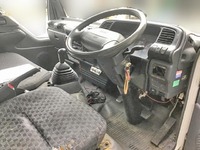 いすゞエルフ冷凍車（冷蔵車）小型（2t・3t）[写真25]