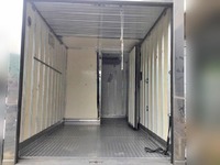 いすゞエルフ冷凍車（冷蔵車）小型（2t・3t）[写真08]