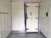 いすゞエルフ冷凍車（冷蔵車）小型（2t・3t）[写真09]