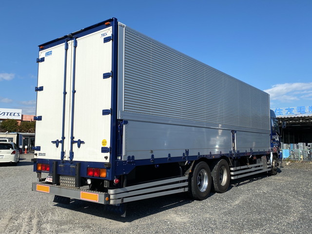 いすゞギガアルミウイング大型（10t）[写真02]