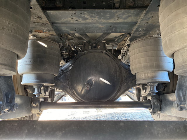 いすゞギガアルミウイング大型（10t）[写真22]