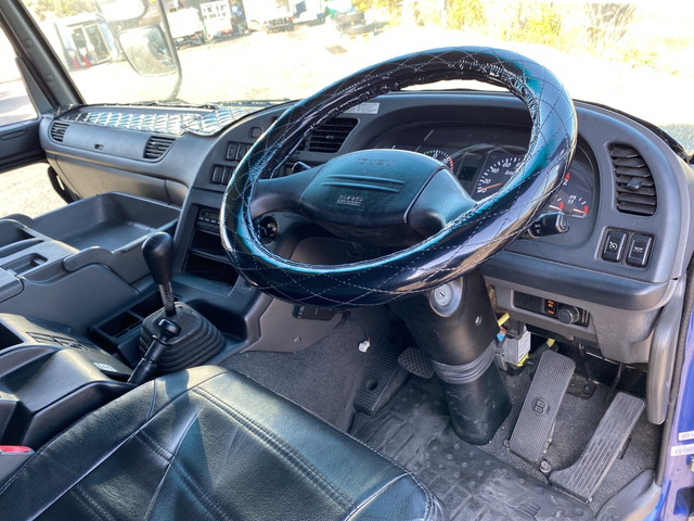 いすゞギガアルミウイング大型（10t）[写真29]