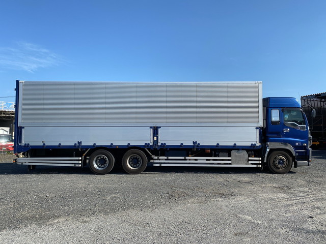 いすゞギガアルミウイング大型（10t）[写真07]