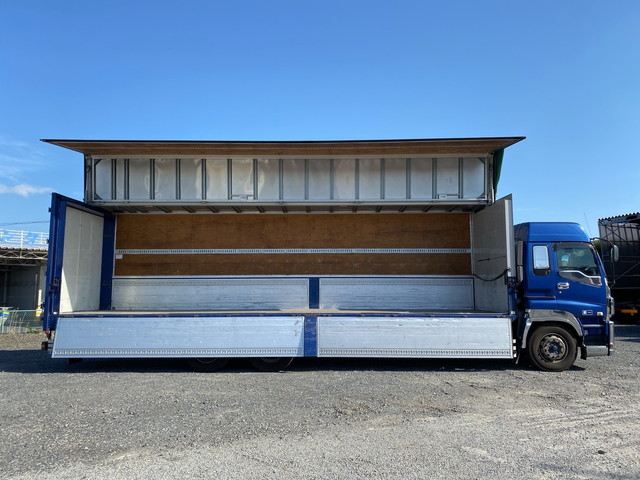 いすゞギガアルミウイング大型（10t）[写真08]