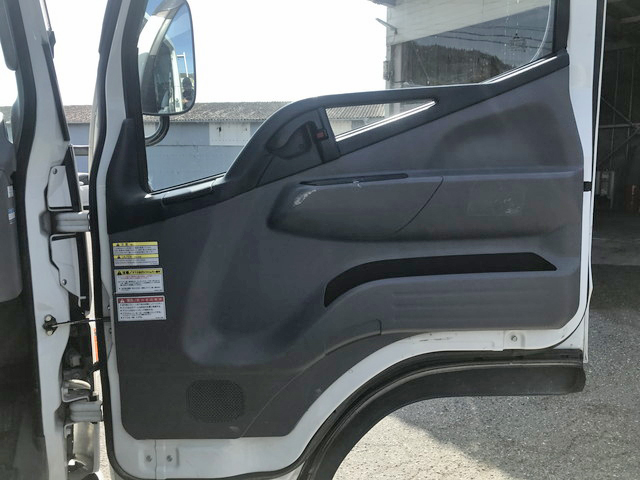 三菱ふそうキャンタークレーン4段小型（2t・3t）[写真31]