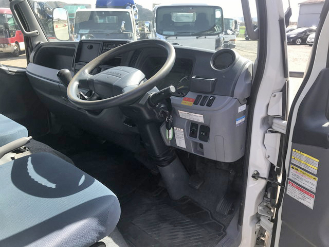 三菱ふそうキャンタークレーン4段小型（2t・3t）[写真33]