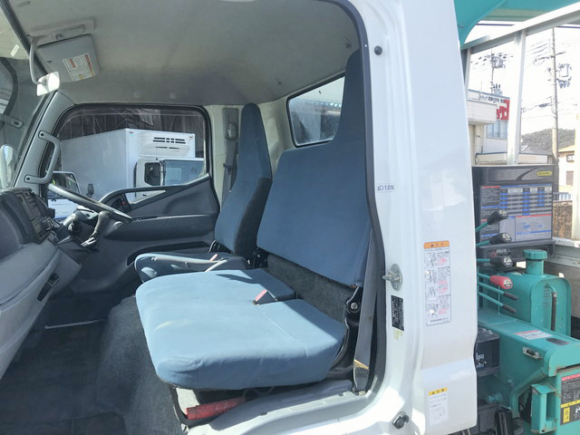 三菱ふそうキャンタークレーン4段小型（2t・3t）[写真34]