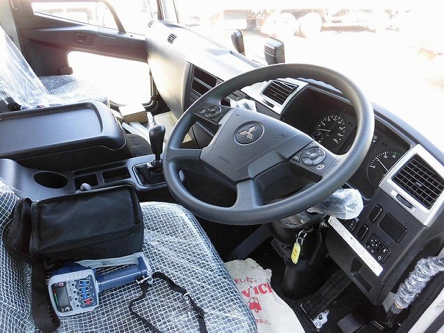 三菱ふそうファイタークレーン5段中型（4t）[写真11]