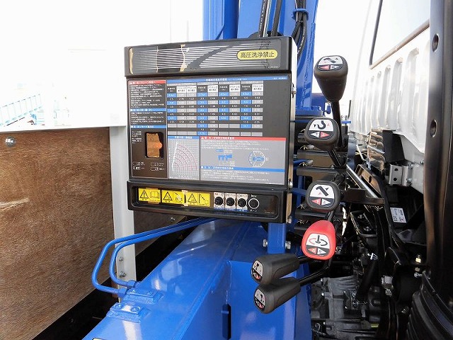 三菱ふそうファイタークレーン5段中型（4t）[写真09]