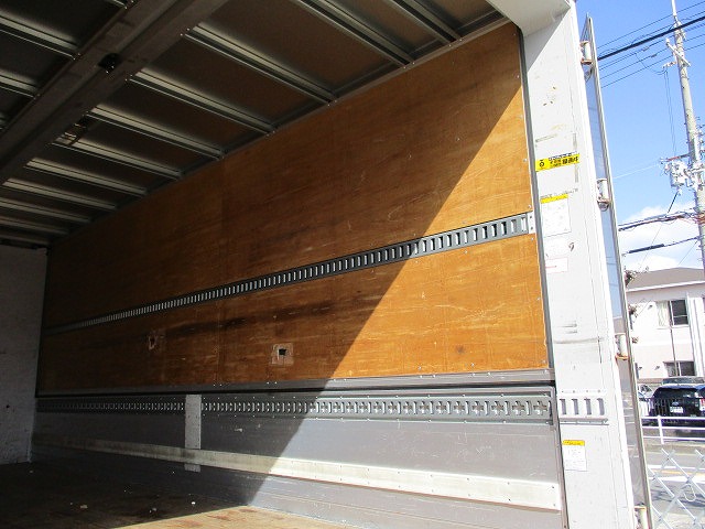 日野レンジャーアルミウイング中型（4t）[写真11]