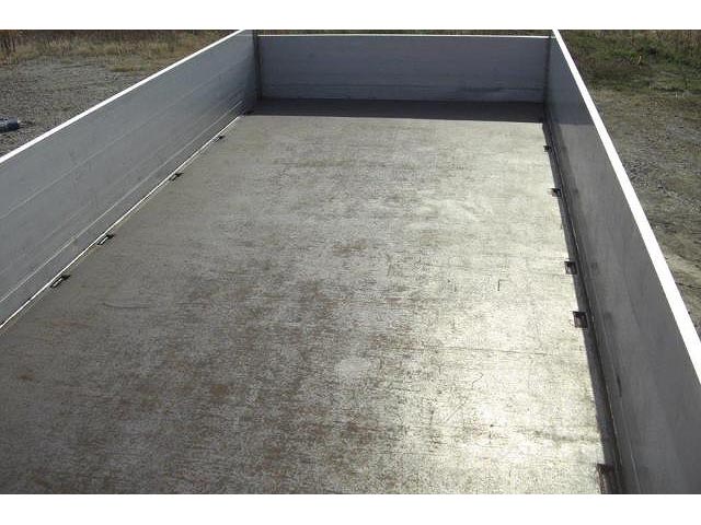 日野レンジャーアルミブロック中型（4t）[写真18]