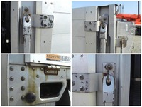 日野レンジャーアルミブロック中型（4t）[写真38]