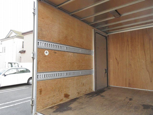 トヨタダイナアルミバン小型（2t・3t）[写真08]