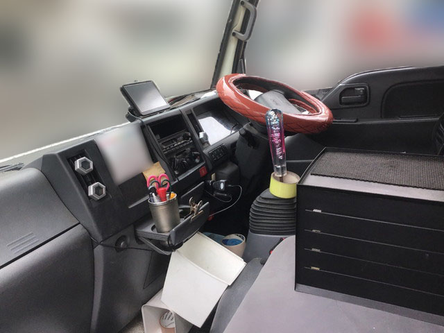 いすゞエルフ平ボディ小型（2t・3t）[写真16]