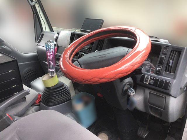 いすゞエルフ平ボディ小型（2t・3t）[写真18]