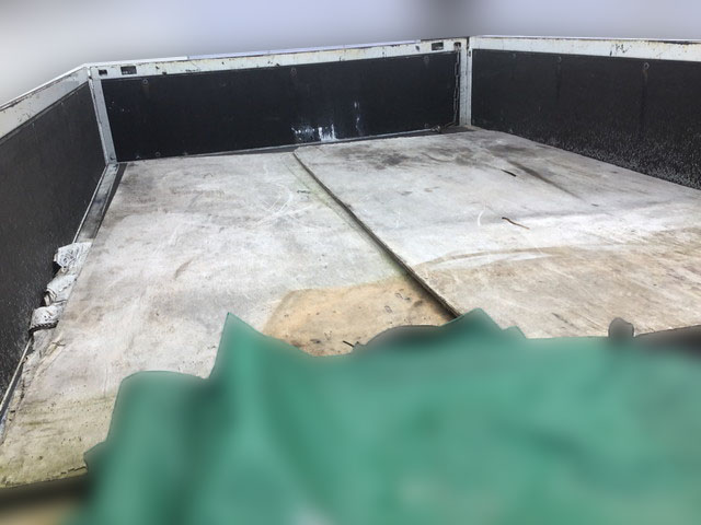 日野デュトロ平ボディ小型（2t・3t）[写真11]