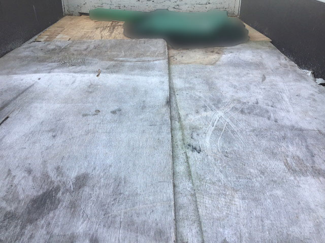 日野デュトロ平ボディ小型（2t・3t）[写真12]