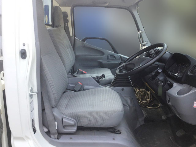 日野デュトロ平ボディ小型（2t・3t）[写真23]