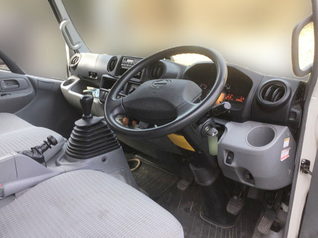 日野デュトロ平ボディ小型（2t・3t）[写真27]