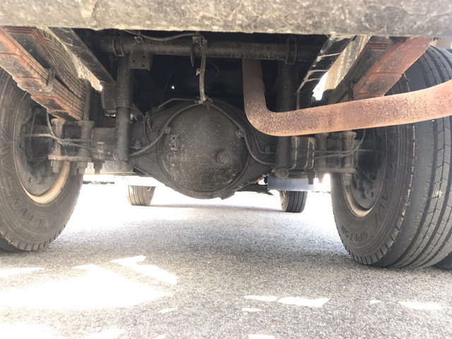 三菱ふそうキャンター散水車小型（2t・3t）[写真17]