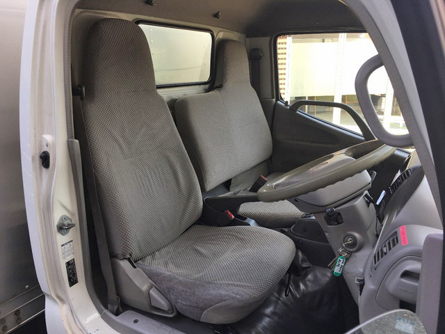 日野デュトロアルミバン小型（2t・3t）[写真31]