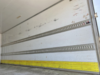 いすゞフォワード冷凍車（冷蔵車）中型（4t）[写真14]