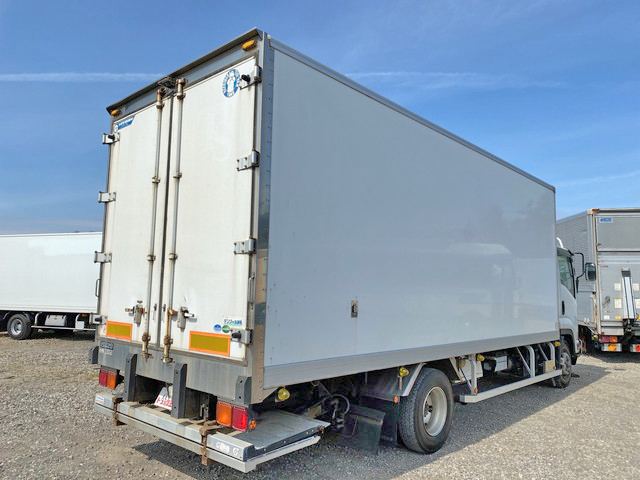 いすゞフォワード冷凍車（冷蔵車）中型（4t）[写真02]